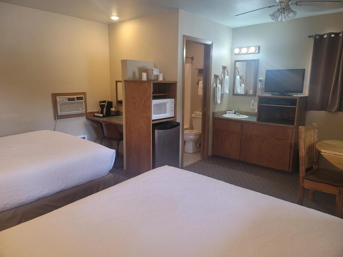 Riverfront Motel & Cabins Thompson Falls 外观 照片
