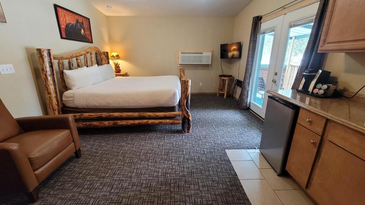 Riverfront Motel & Cabins Thompson Falls 外观 照片