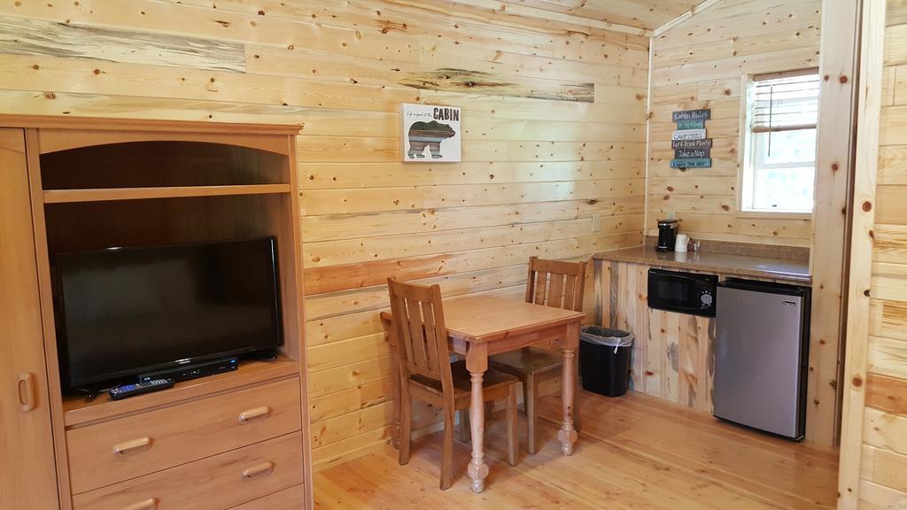 Riverfront Motel & Cabins Thompson Falls 外观 照片
